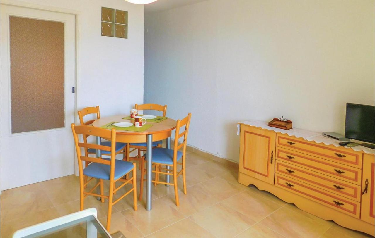 Cozy Apartment In Torrevieja-La Mata With Kitchen Exterior photo